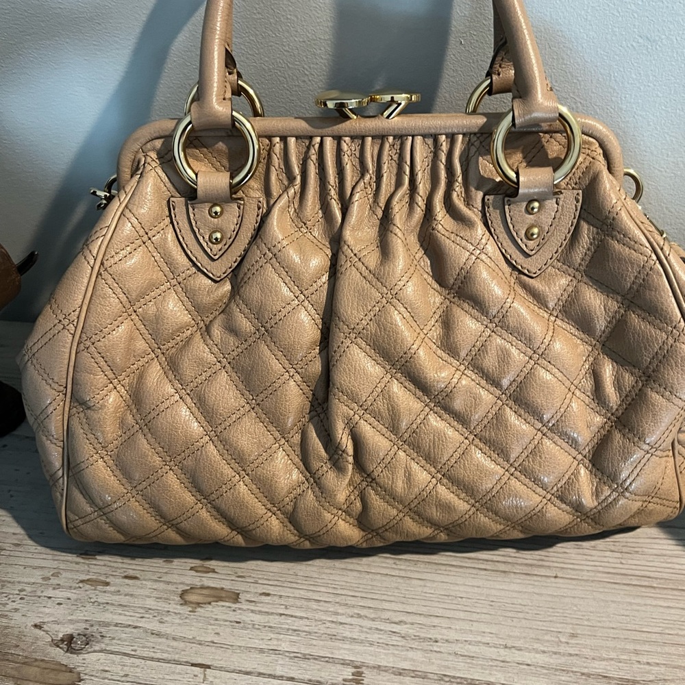 Marc Jacobs Stam Bag Beige Quilted Leather Gold Chain Glam